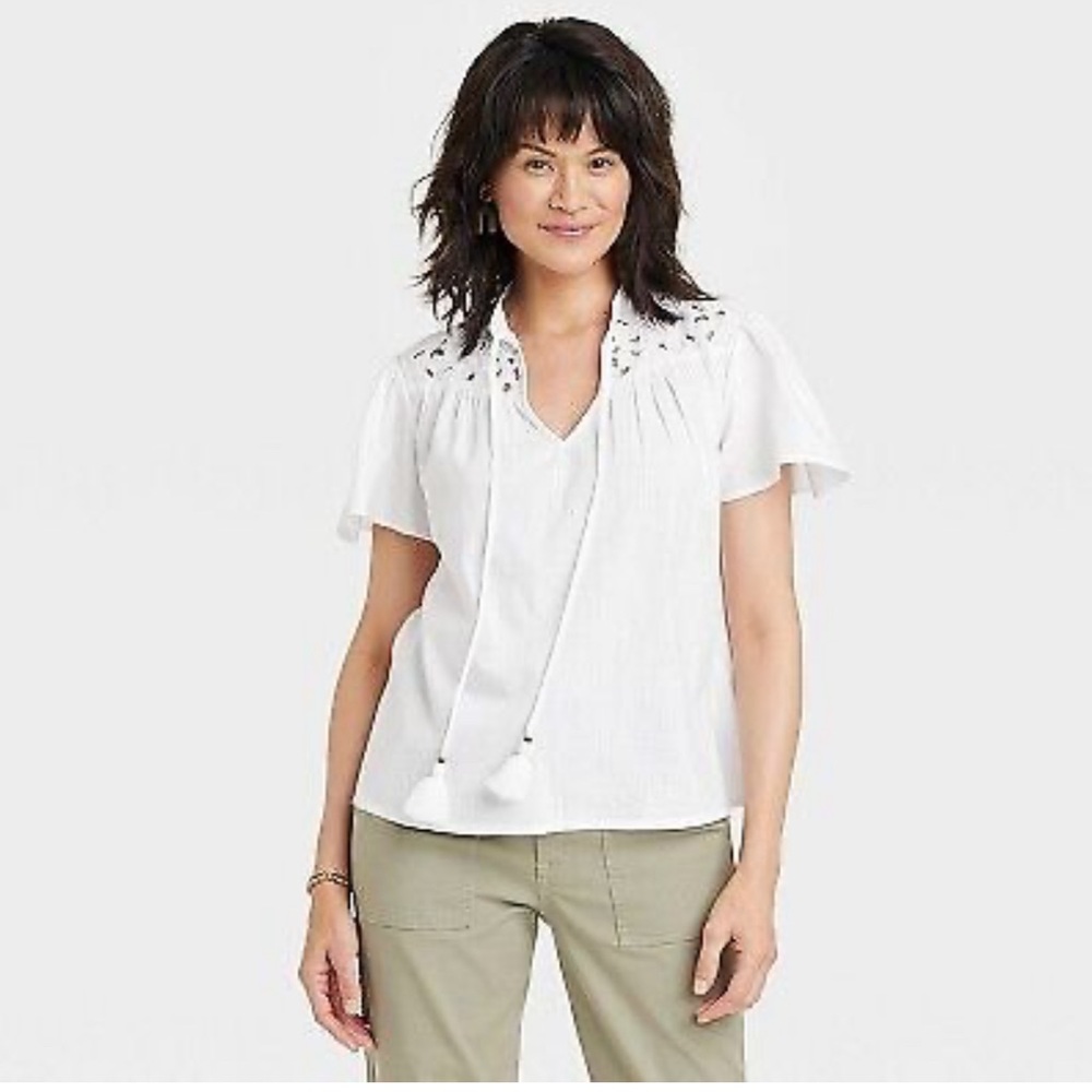 Women's Short Sleeve V-Neck Woven Eyelet Top - Knox Rose